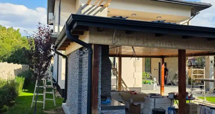 Ремонт на покрив във Варна - нова хидроизолационна мембрана и летвене
